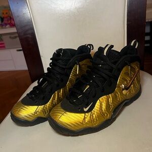 Nike Air Foamposites Metallic Gold